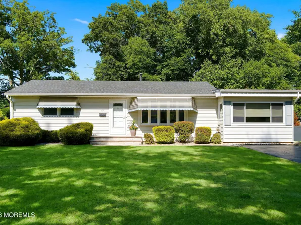 15 Tamarack Drive, Manalapan, NJ 07726