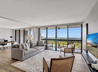 2425 Presidential Way APT 2002, West Palm Beach, FL 33401