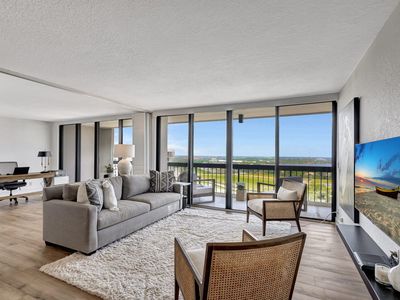 2425 Presidential Way #2002, West Palm Beach, FL, 33401