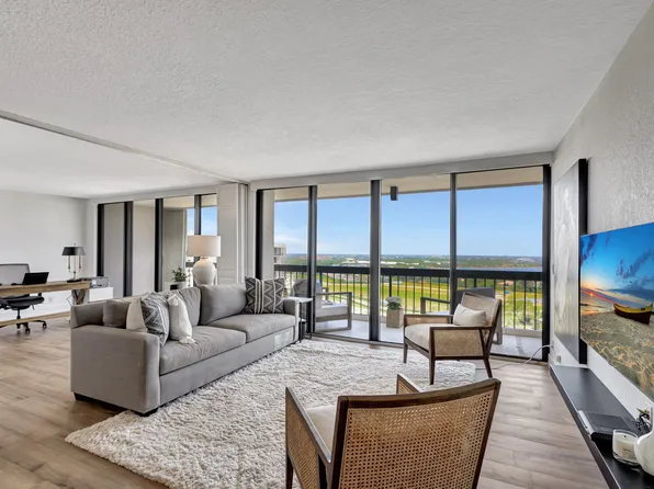 2425 Presidential Way #2002, West Palm Beach, FL 33401