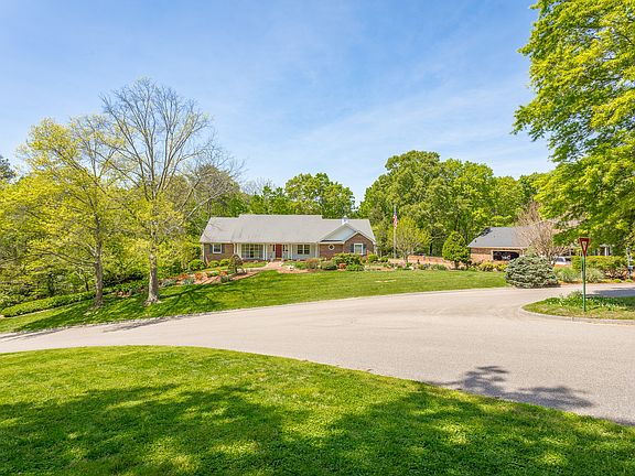 2nd image of 1001 River Hills Dr