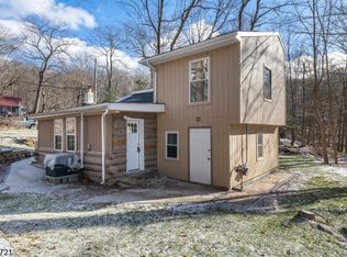 32 E Park Dr, West Milford Twp., NJ 07480
