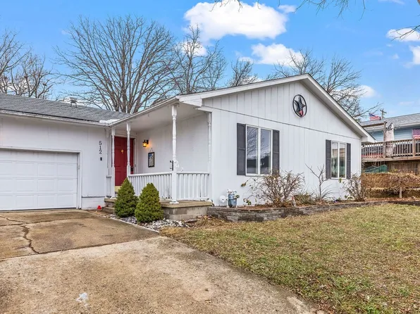 512 Woodland Ct, Mount Zion, IL 62549