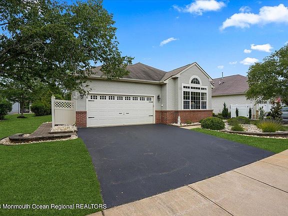 2nd image of 46 Verona Drive