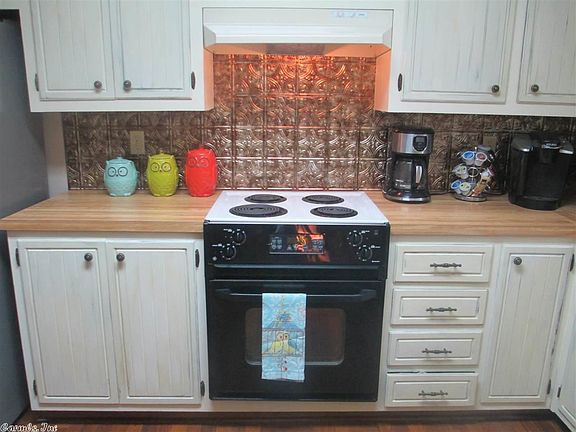 2nd image of 118 Liles Dr