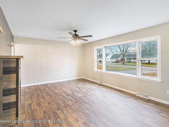 3rd image of 3123 S Deerfield Ave