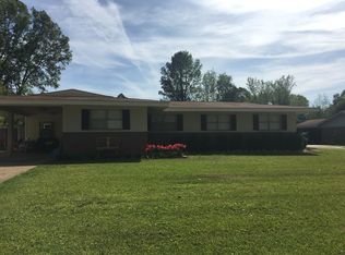 664 Hillcrest Rd, West Point, MS 39773