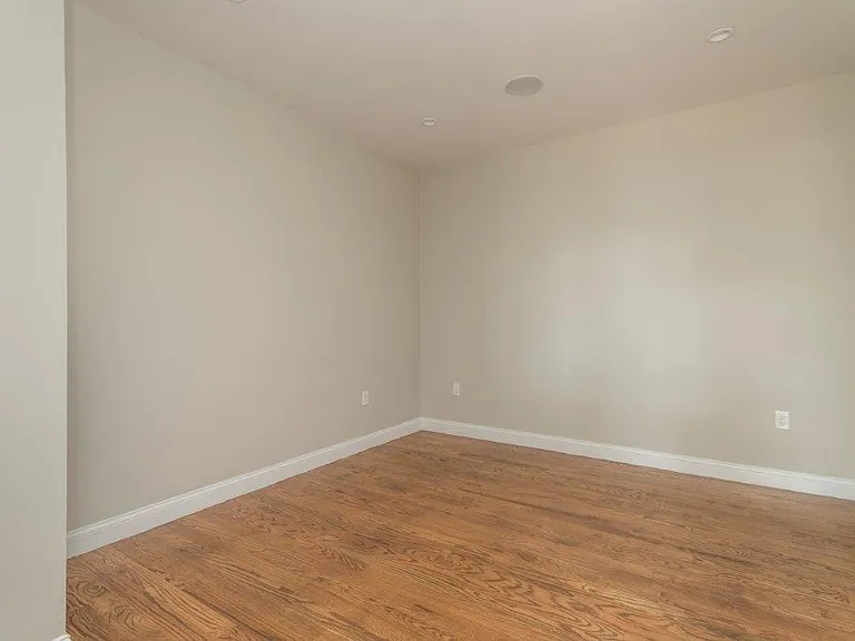 339 D St — Photo 27