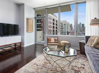 415 W Chicago Ave #1304, Chicago, IL 60654