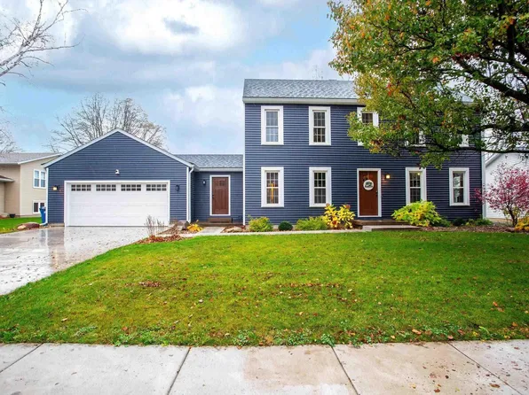 711 W Spring St, Eldridge, IA 52748