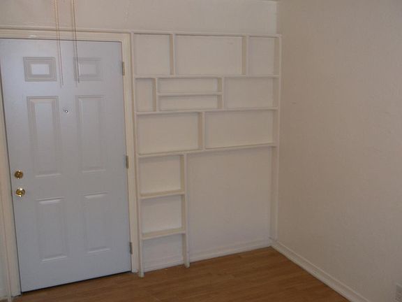 4th image of 2419 Empress St APT A