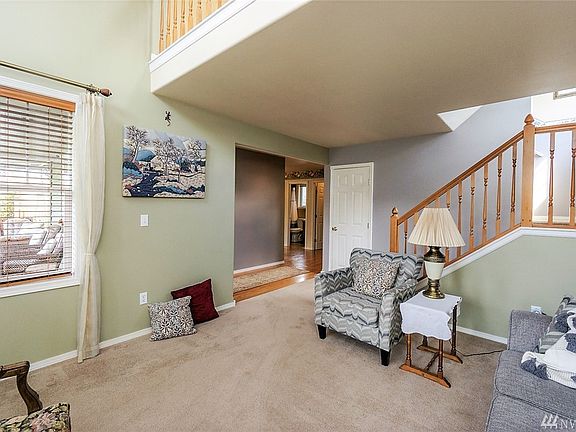 3rd image of 319 Avenue H