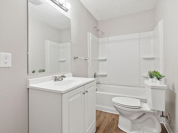 5th image of 619 N Gray St