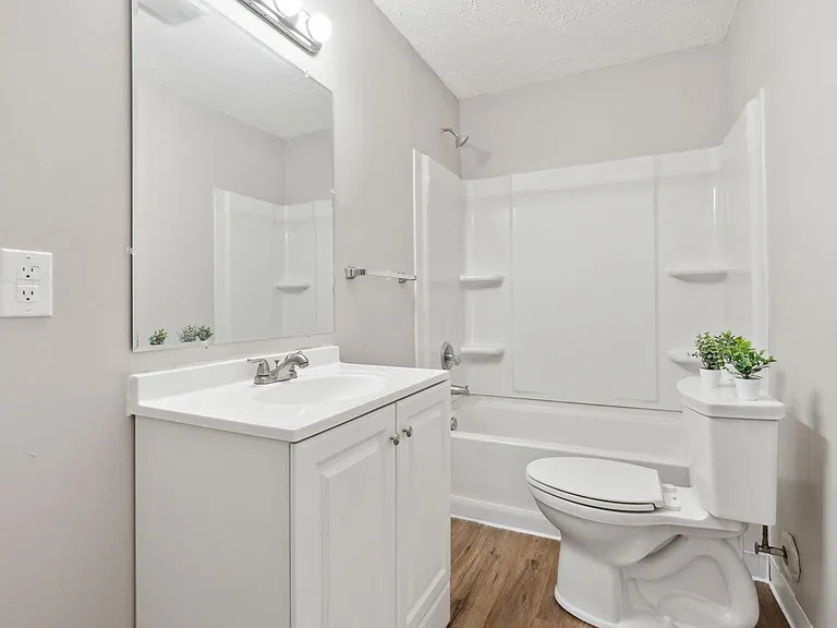 619 N Gray St — Photo 5