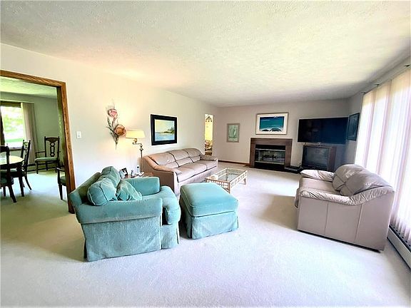 4th image of 3112 Bradford Ave