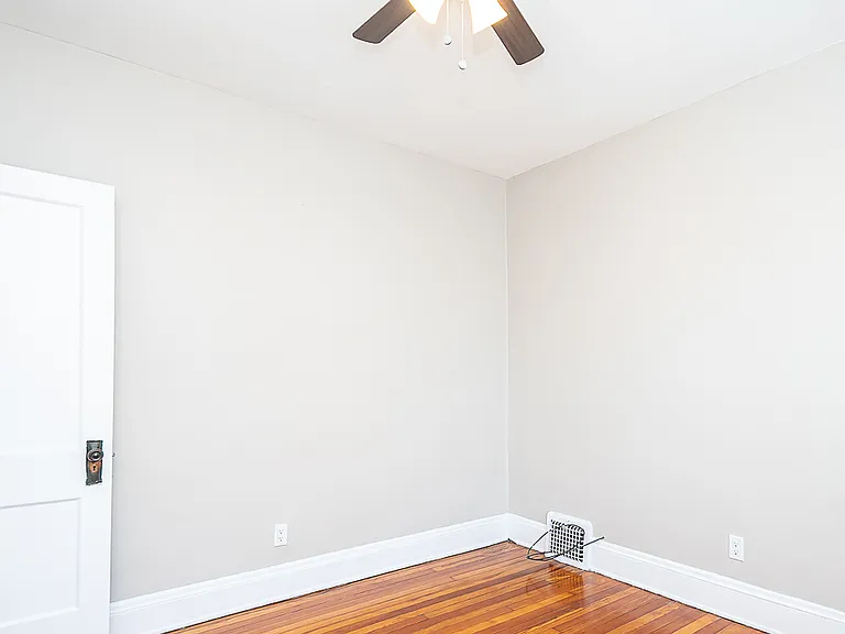 10712 Fidelity Ave #UP — Photo 13