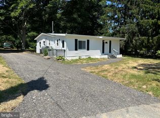 61 Middle Rd, Elkton, MD 21921