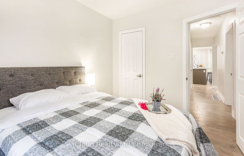 Toronto House for rent - 5 Bedrooms — photo 11