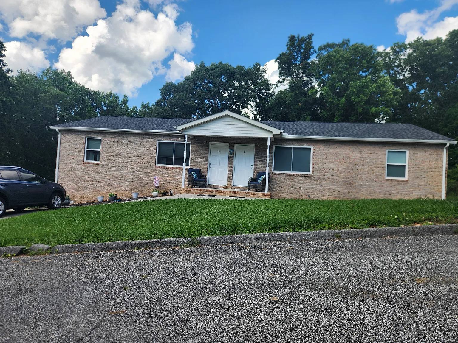 2 bed, 900 sqft, $1,300 — Photo 2