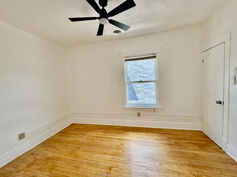 2047 N Lavergne Ave #2 — Photo 23