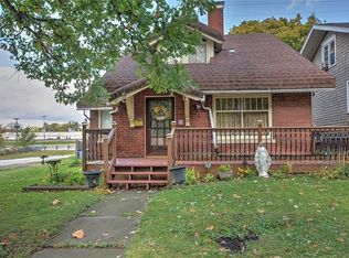 90 Fairview Pl, Decatur, IL 62522