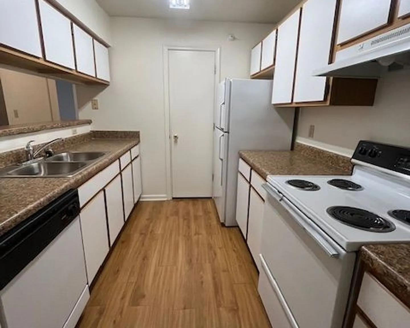 Ashley Square Apartments — Photo 4
