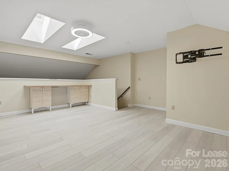 9437 Fairmead Dr — Photo 46