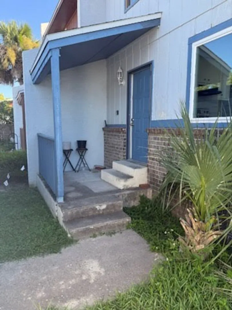 3 Bedroom Home with Garage Panama City, FL — Photo 1