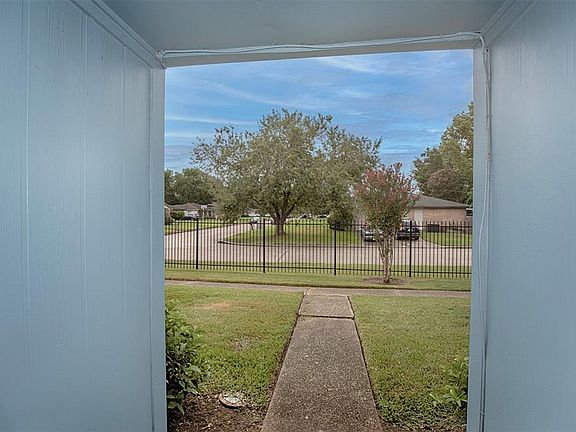 4th image of 3724 Laura Leigh Drive