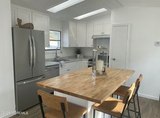 5 Pine Cone Ln, Manahawkin, NJ 08050