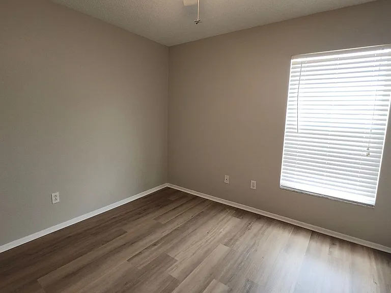 12507 Midpointe Dr — Photo 13