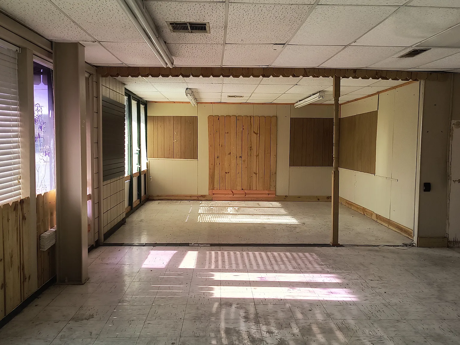 2821 S. Catalpa - C — Photo 3