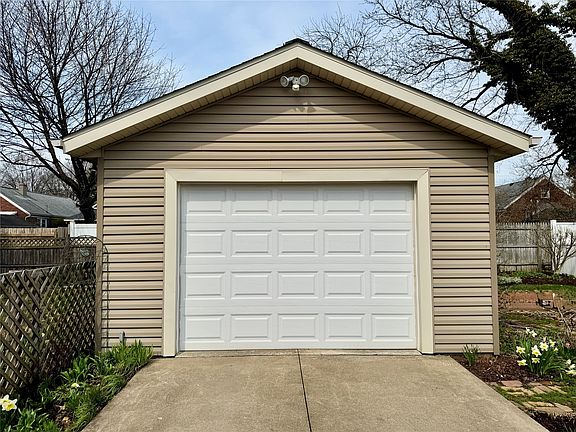 5th image of 248 Maiden Ln