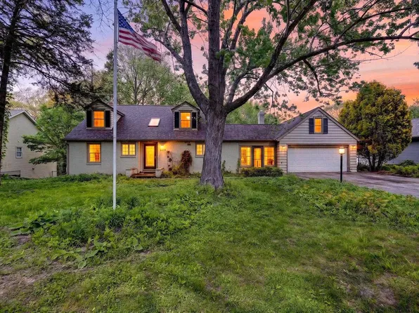 2410 River View Drive, Janesville, WI 53546