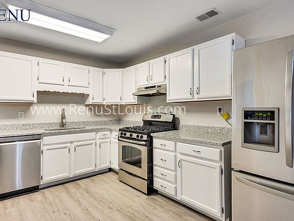 5th image of 1300 Loveland Dr