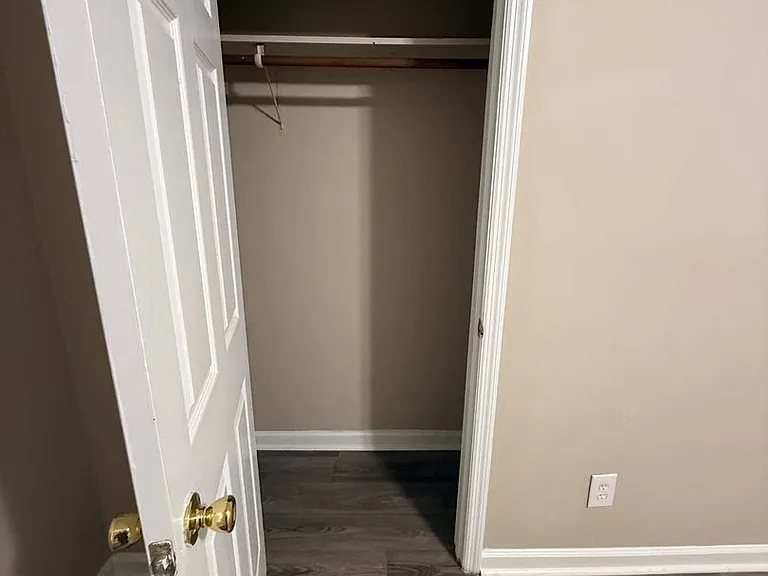 2071 Cantrell Ln — Photo 12