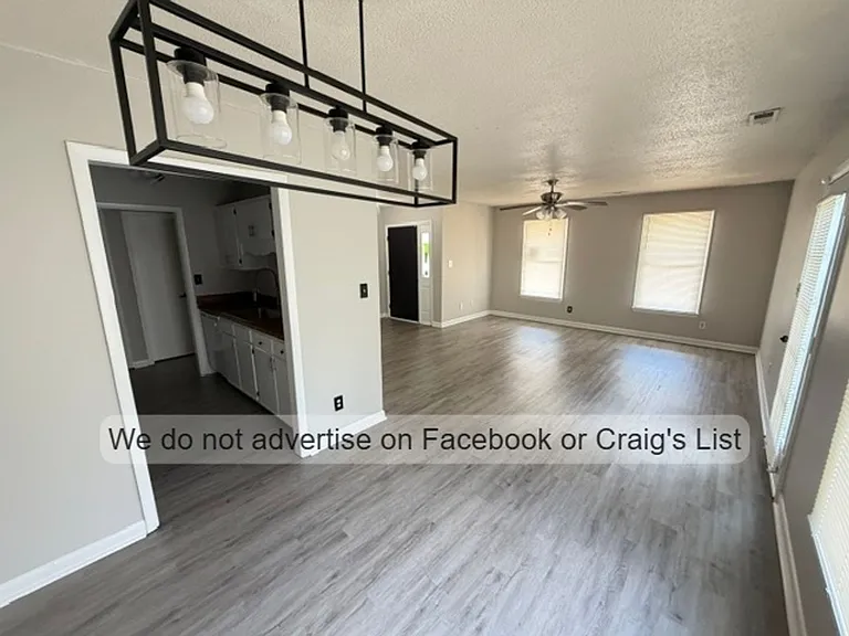 209 Eppingdale Dr — Photo 3