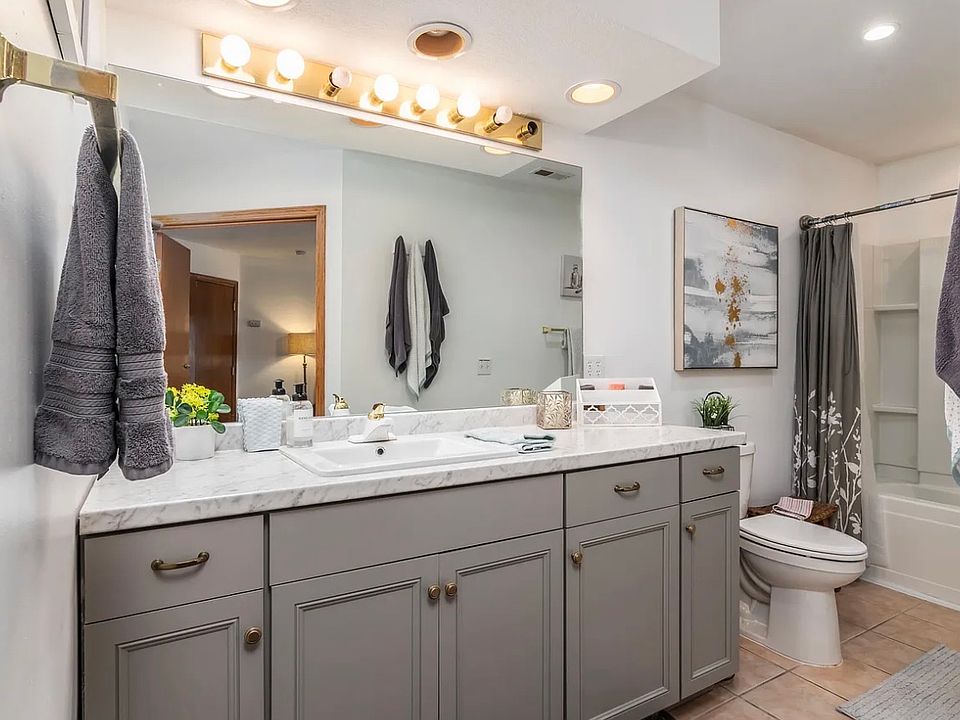 1st image of 77 Anglers Pointe