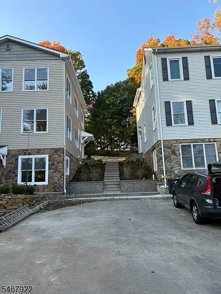 1225 Sussex Tpke — Photo 2