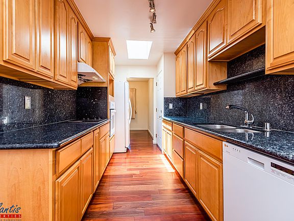 4th image of 1114 Scotland Dr