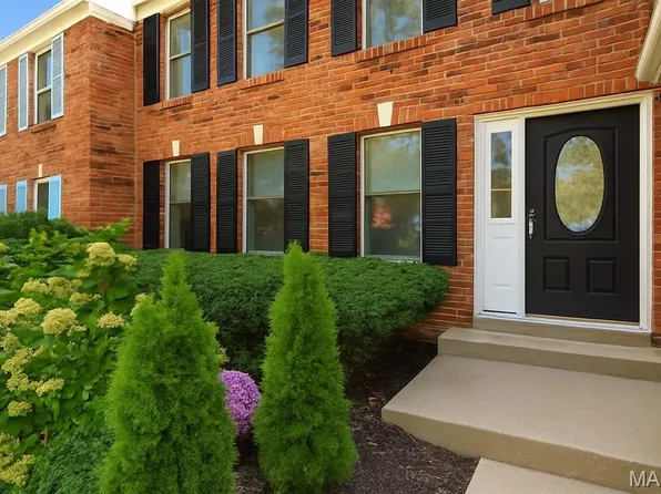 26 Webster Oaks Dr, Saint Louis, MO 63119