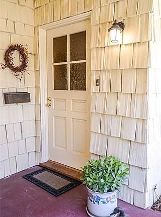 3rd image of 10203 Eldora Ave