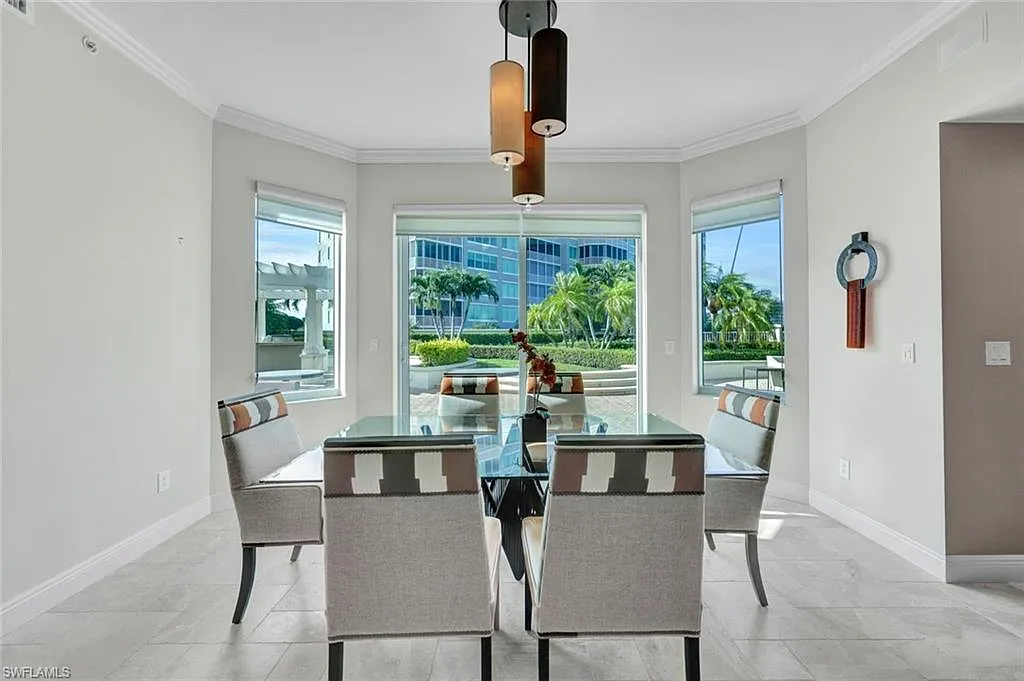 3 bed, 3.5 bath, 2893 sqft, $22,500 — Photo 3