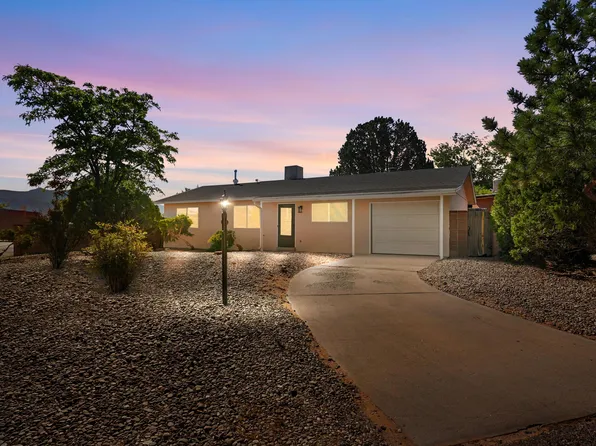 500 Gral Trevino Dr SE, Rio Rancho, NM 87124