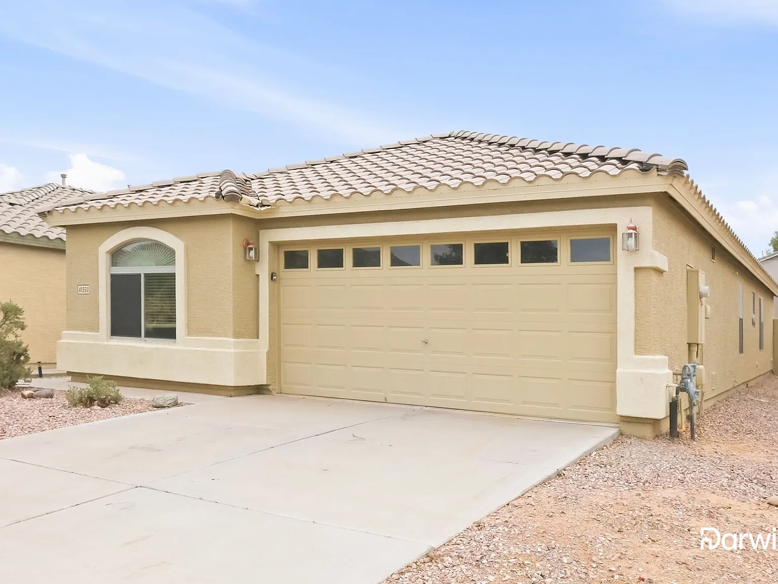 4 bed, 2.0 bath, 1454 sqft, $1,790 — Photo 2