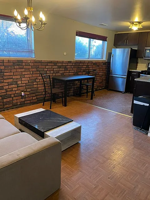 5 bed, 1566 sqft, $3,100 — Photo 3
