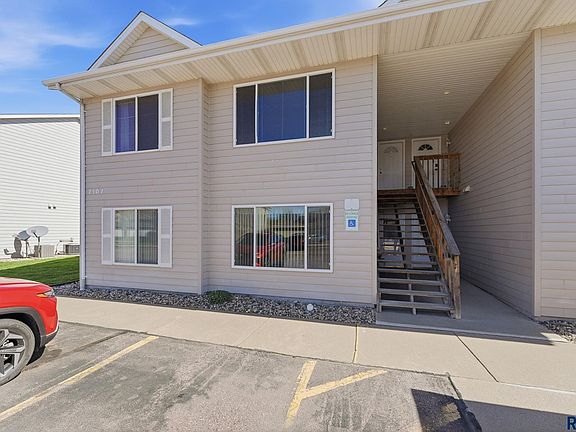 3rd image of 7107 W 56th St APT 18