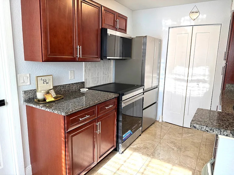 11526 Westwood Blvd #711 — Photo 14