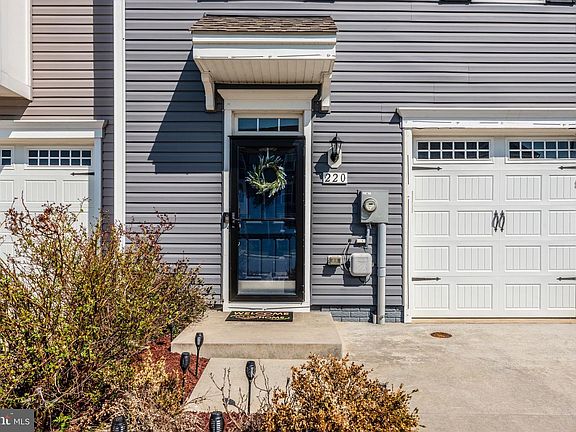 4th image of 220 Longley Green Dr