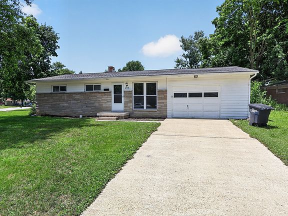3rd image of 298 Gilbert Ave
